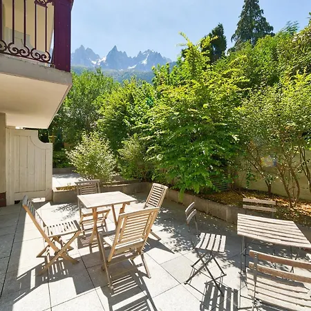Burgundy: Vallet Appartement Chamonix